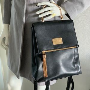 ❤️SOLD❤️ Black leather backpack with gold handle